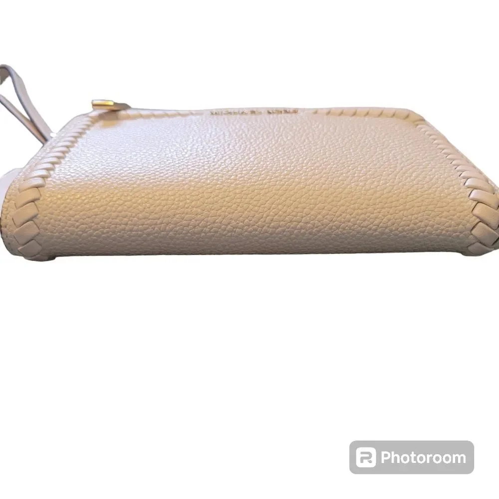 NWT Michael Kors Optic White Wristlet